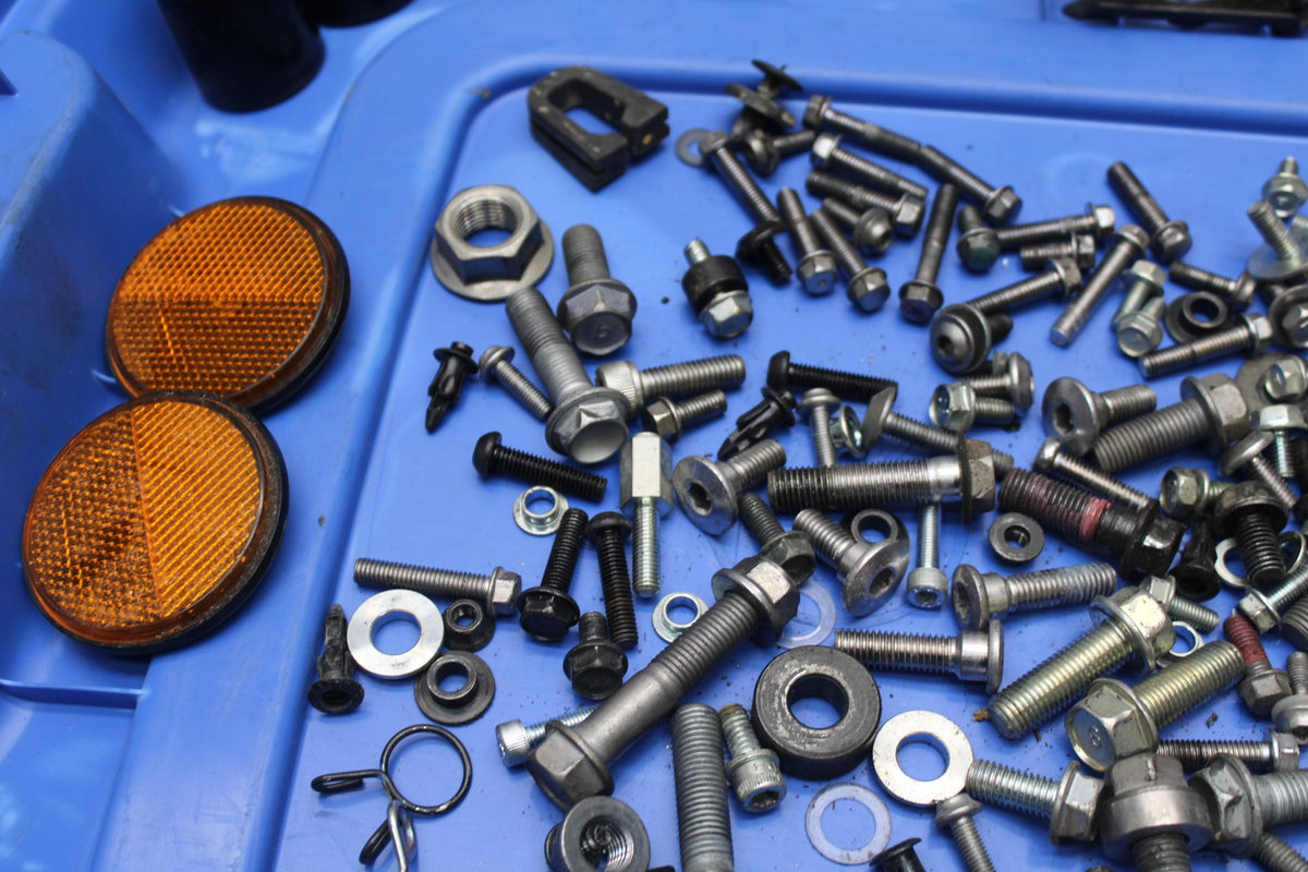 24 KAWASAKI NINJA 500 ABS MOUNTING BOLTS HARDWARE MOTOR SCREWS BB818