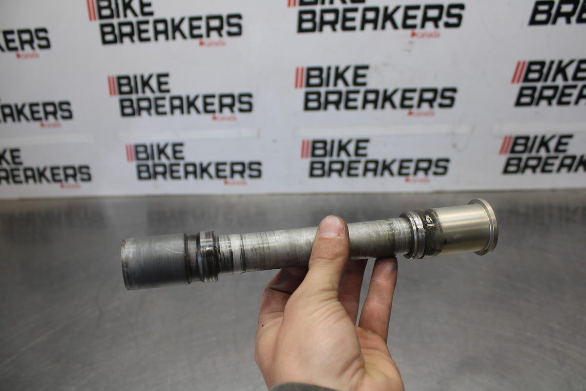 17-20 BMW S1000R FRONT WHEEL RIM AXLE PIVOT BOLT BB909