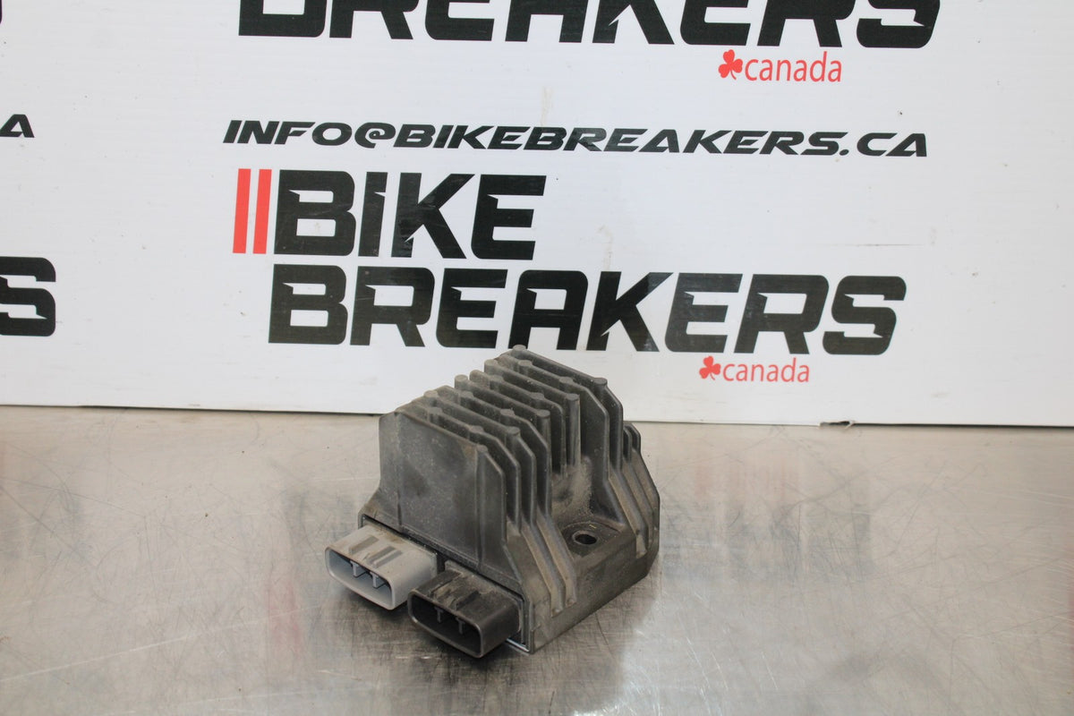 04-05 YAMAHA YZF R1 RECTIFIER VOLTAGE REGULATOR BB173