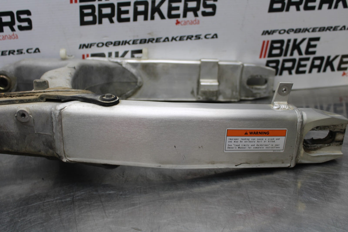 98-05 HONDA SUPER HAWK 1000 VTR1000F REAR SWINGARM BACK SWING ARM BB821