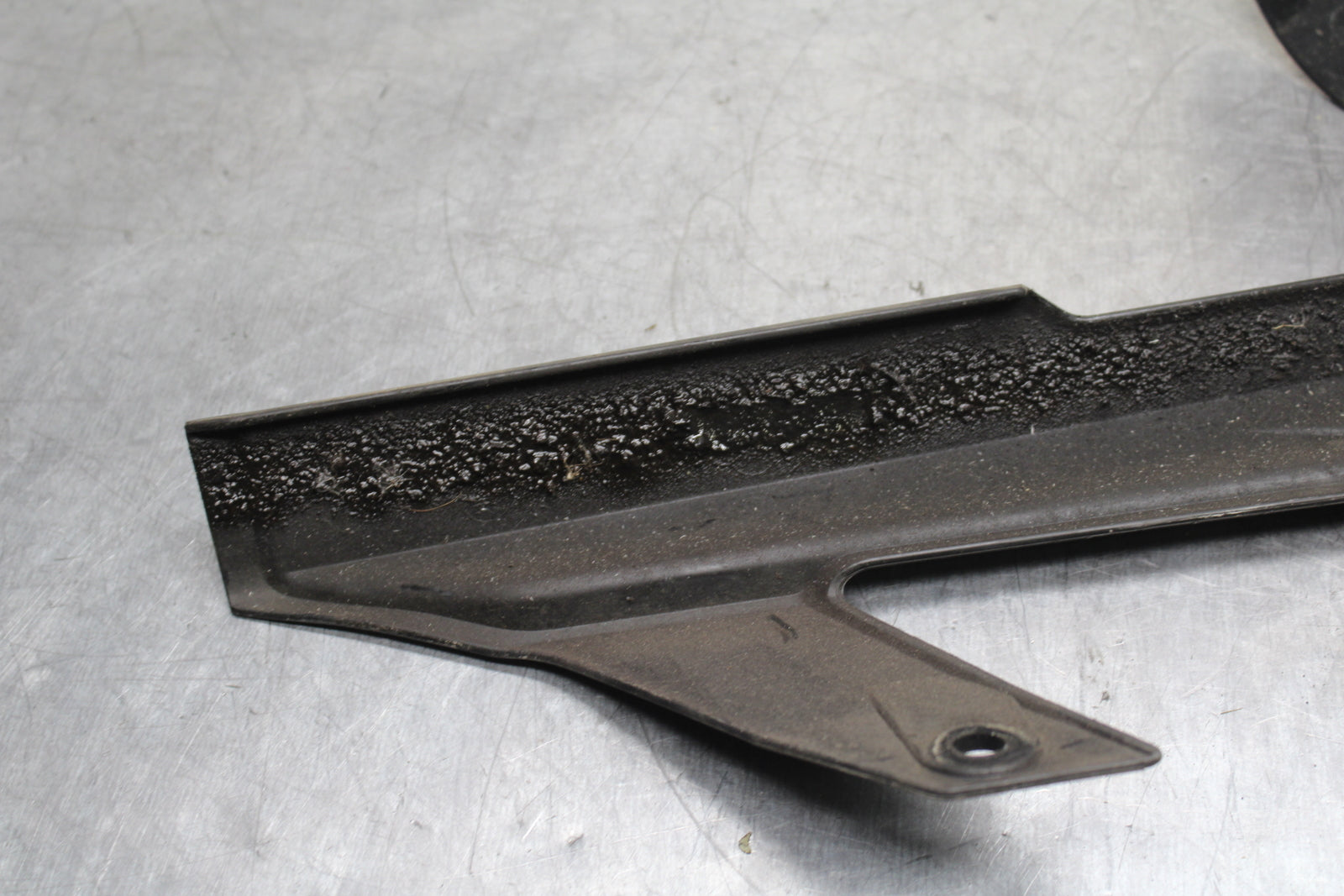 19-22 KAWASAKI Z400 REAR BACK DRIVE CHAIN GUARD COVER SHIELD BB738