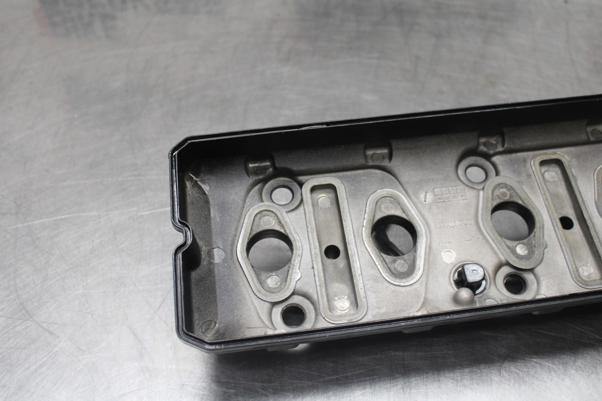 11-24 SUZUKI GSXR750 ENGINE TOP END CYLINDER HEAD COVER BB879