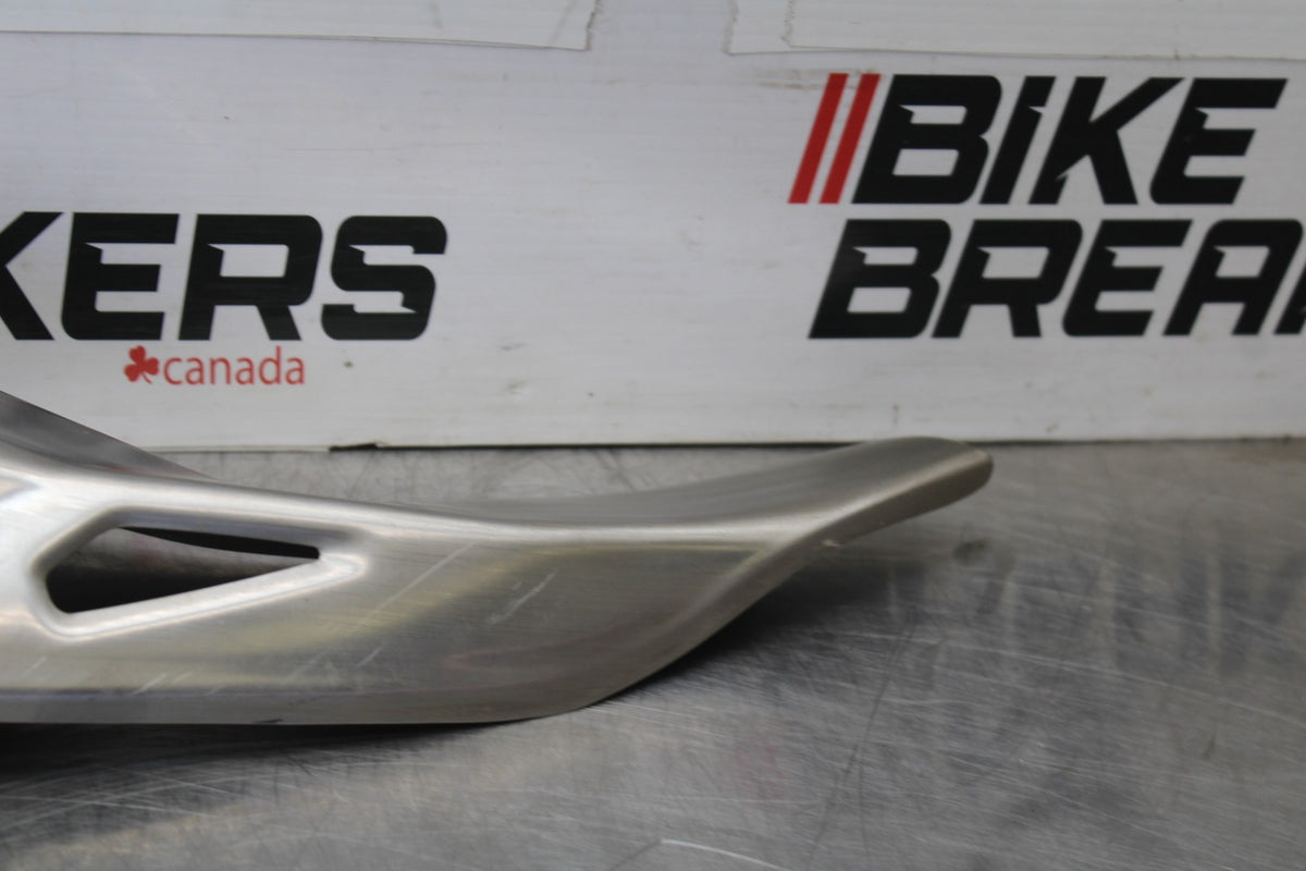 24-25 KAWASAKI NINJA 500 ABS REAR MUFFLER EXHAUST PIPE COVER HEAT SHIELD BB899