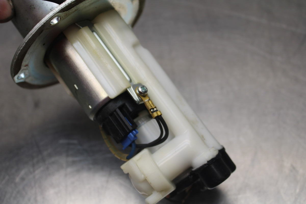06 KAWASAKI VULCAN 900 FUEL GAS PUMP BB799