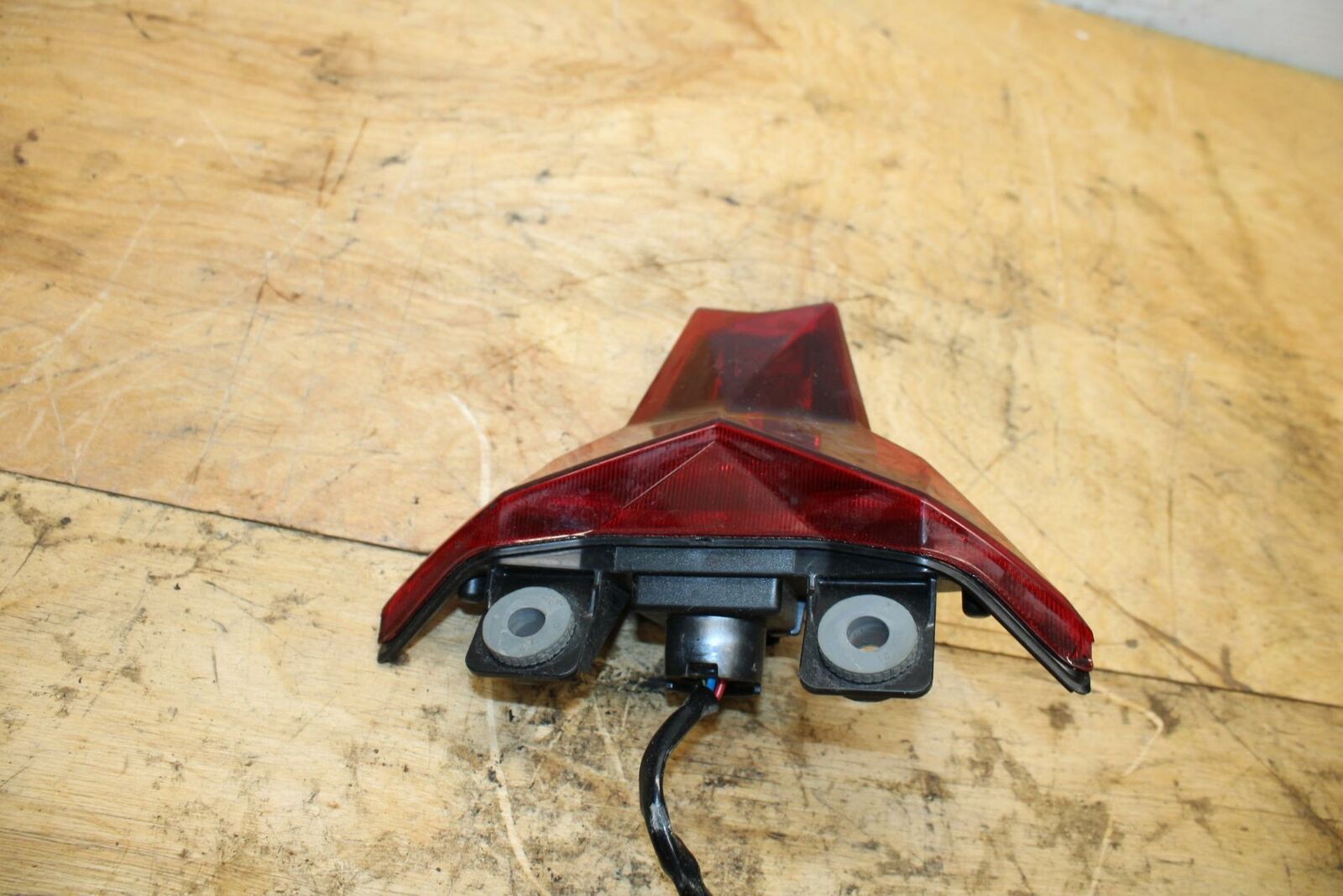 18-22 KAWASAKI NINJA 400 EX400 ABS REAR TAIL TAILLIGHT BACK BRAKE LIGHT BB334