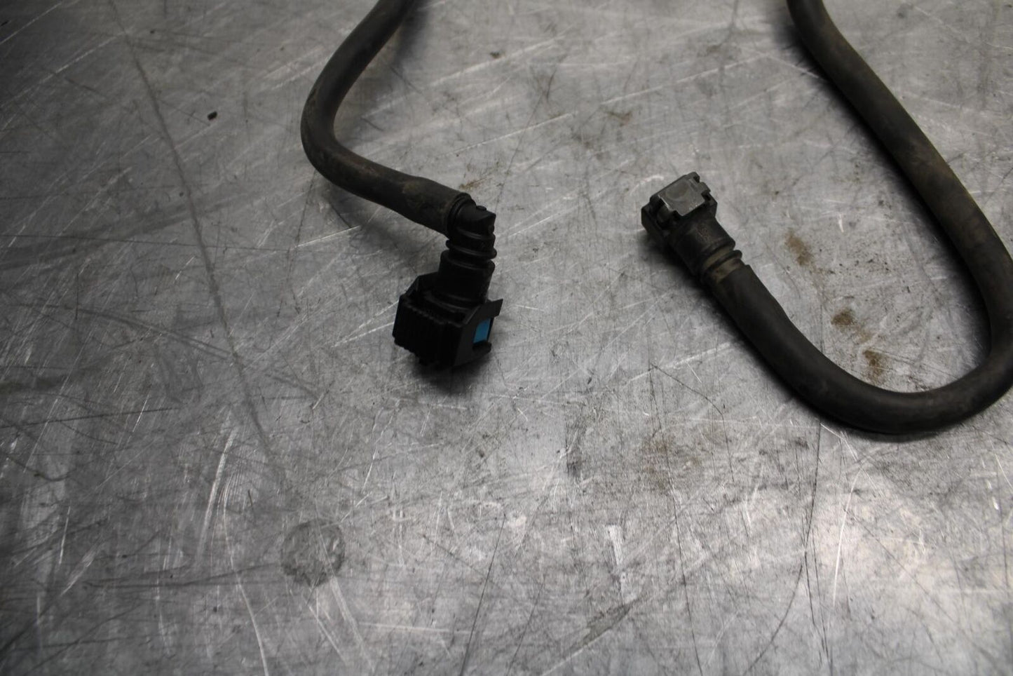18 YAMAHA YZF R1  FUEL HOSE GAS LINE TUBE PIPE BB473
