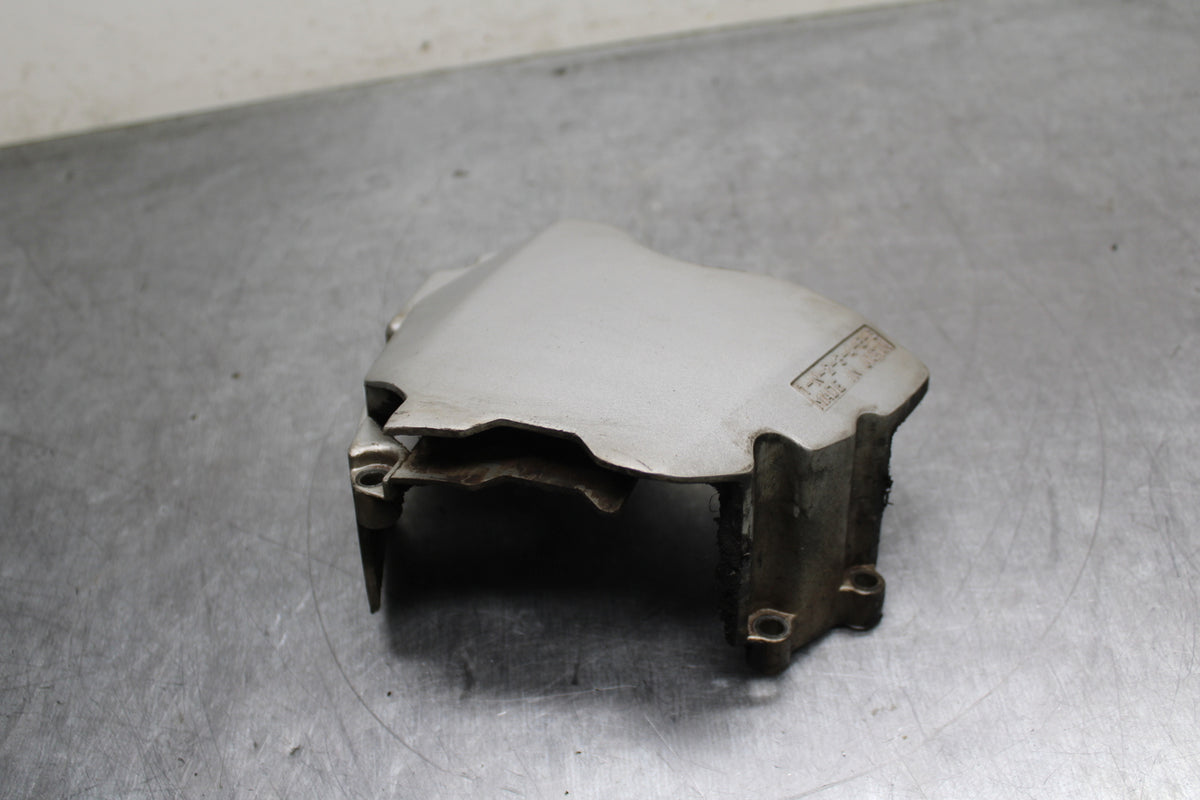 00-01 YAMAHA YZF R1 ENGINE SPROCKET COVER BB755