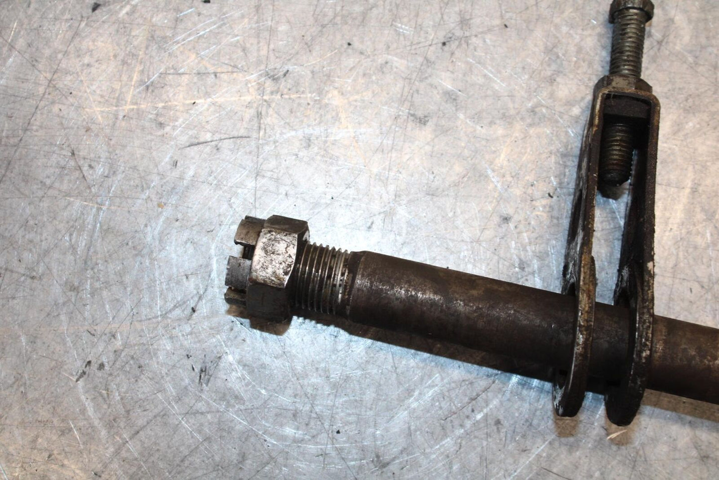 1974 Yamaha RD350 REAR AXLE BACK WHEEL RIM PIVOT BOLT AXEL BB53