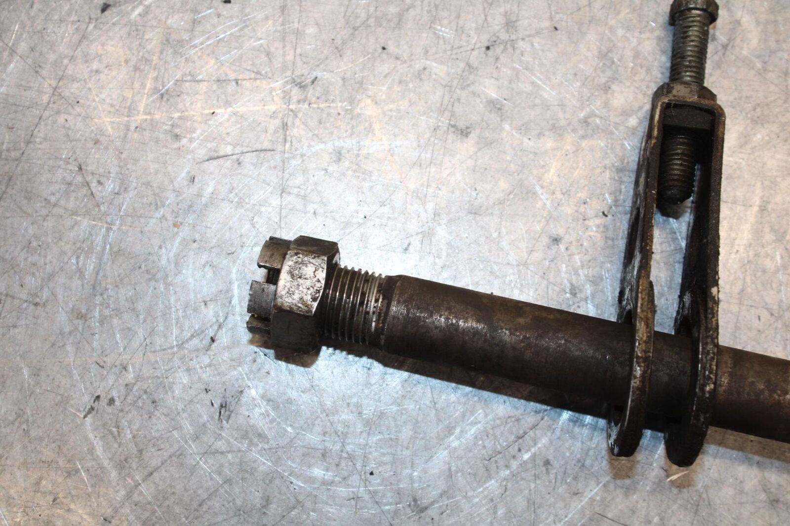 1974 Yamaha RD350 REAR AXLE BACK WHEEL RIM PIVOT BOLT AXEL BB53