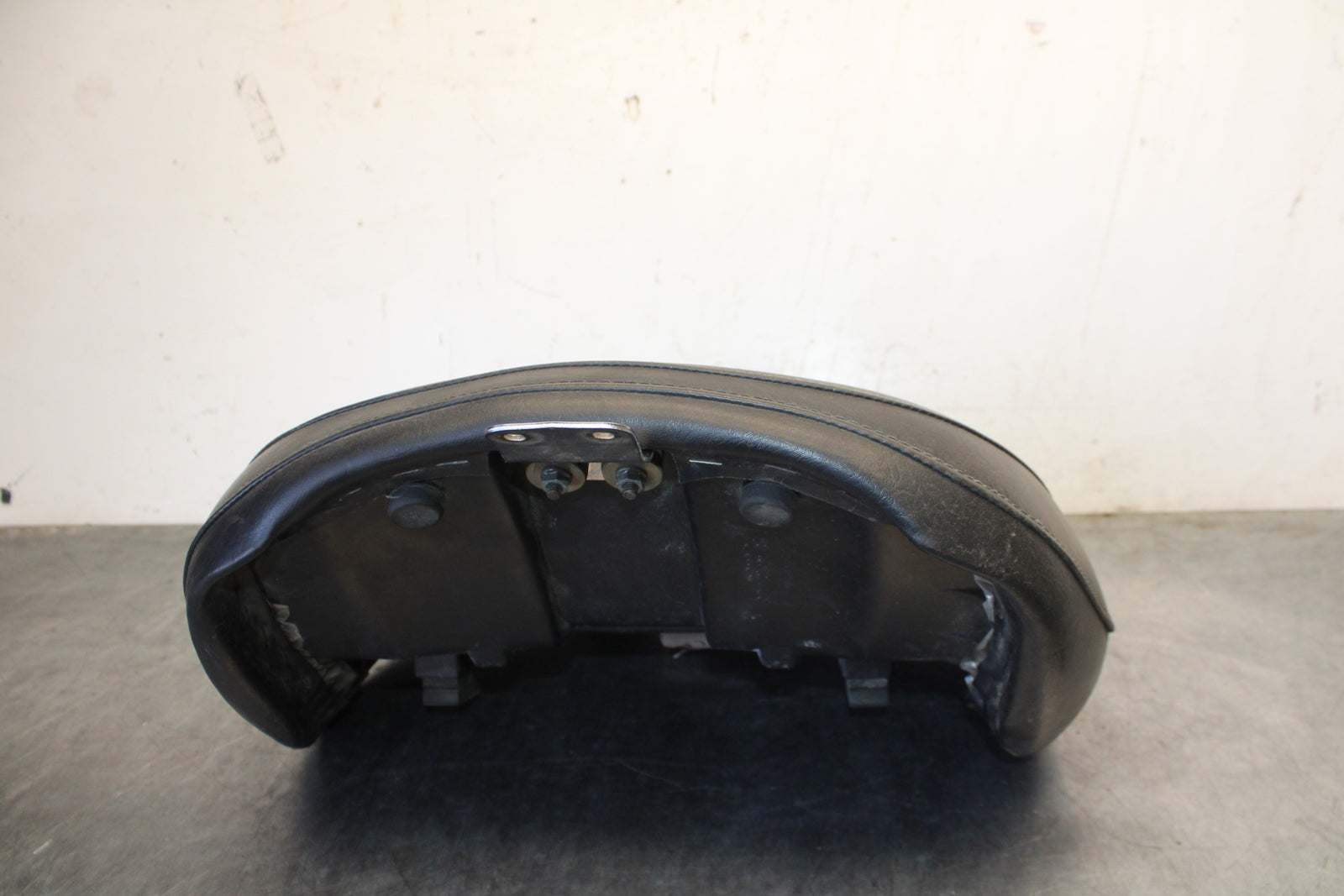 04 SUZUKI INTRUDER 800 FRONT DRIVERS SEAT BB758