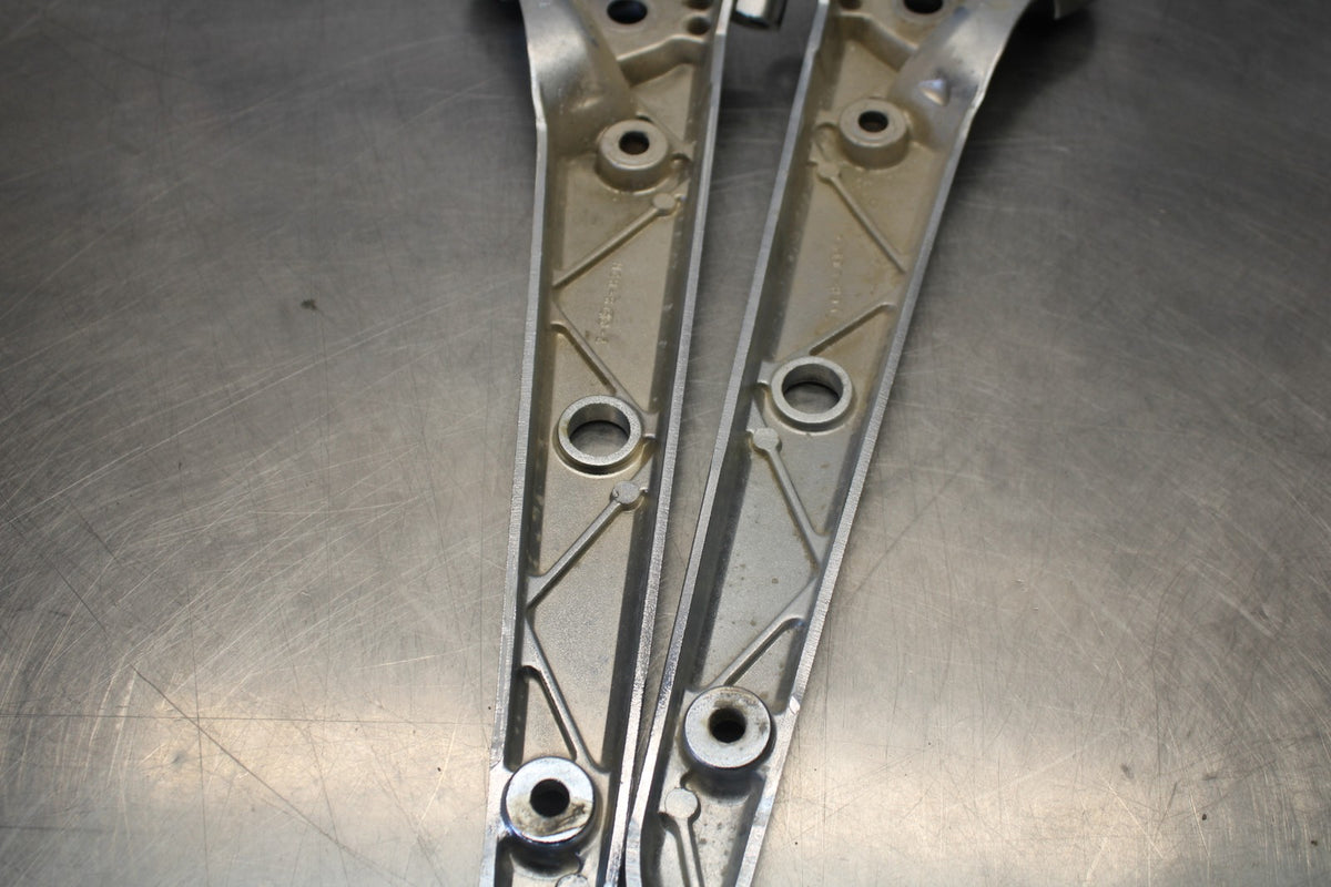 03-08 HONDA VTX1300C REAR STRUT FRAME COVER SET PAIR BB868