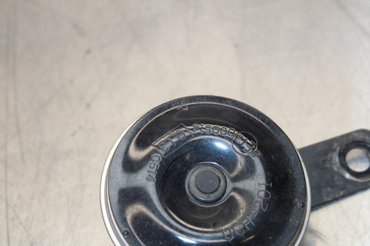 23 YAMAHA YZF R3 HORN SIGNAL BB147
