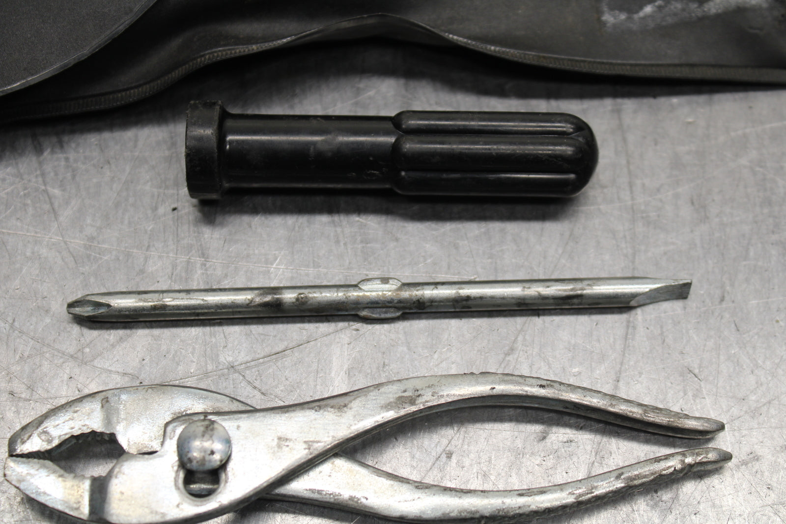 08-10 SUZUKI GSXR 600 STOCK TOOLS OEM TOOL BAG KIT SET BB130