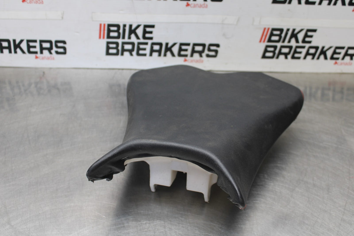 13-18 KAWASAKI NINJA ZX6R FRONT DRIVERS SEAT PAD SADDLE PILLION BB915