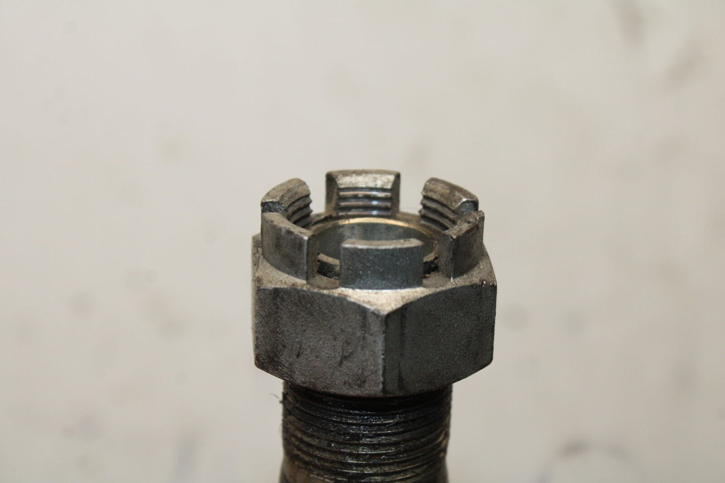 16 KAWASAKI NINJA ZX10R REAR AXLE BACK WHEEL RIM BOLT AXEL 41068-0613 BB650