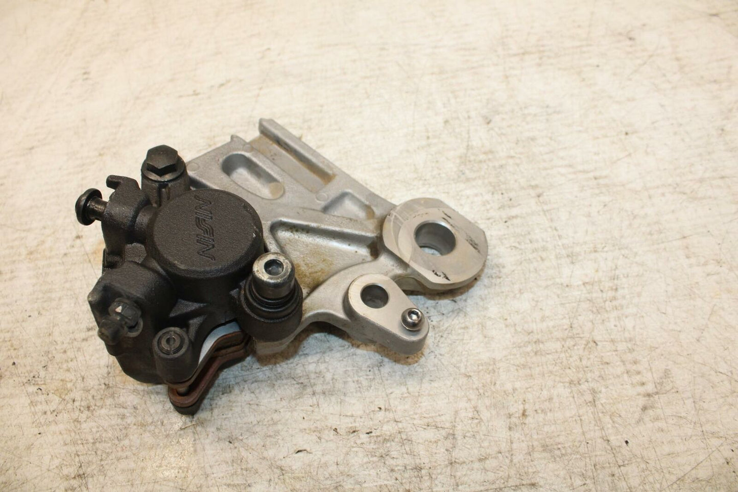20-21 YAMAHA XSR900 REAR BACK BRAKE CALIPER W MOUNT BRACKET BB372