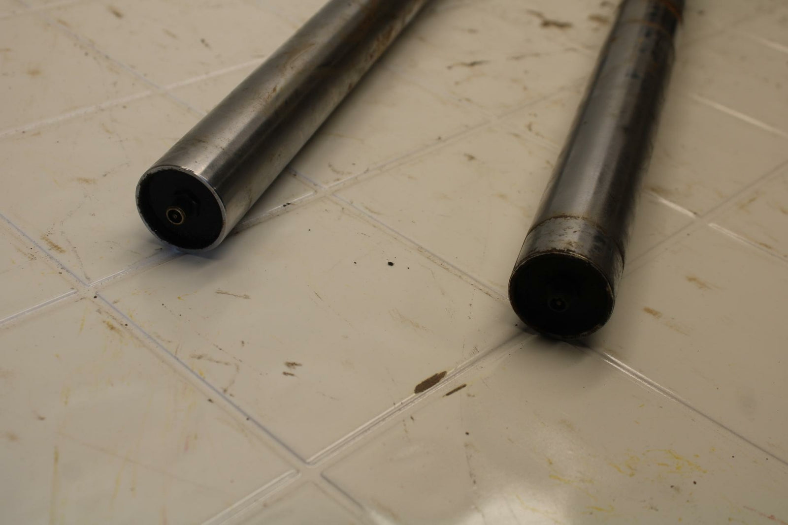 80-83 YAMAHA MAXIM 650 XJ650 FRONT FORKS SHOCK SUSPENSION SET PAIR BB403