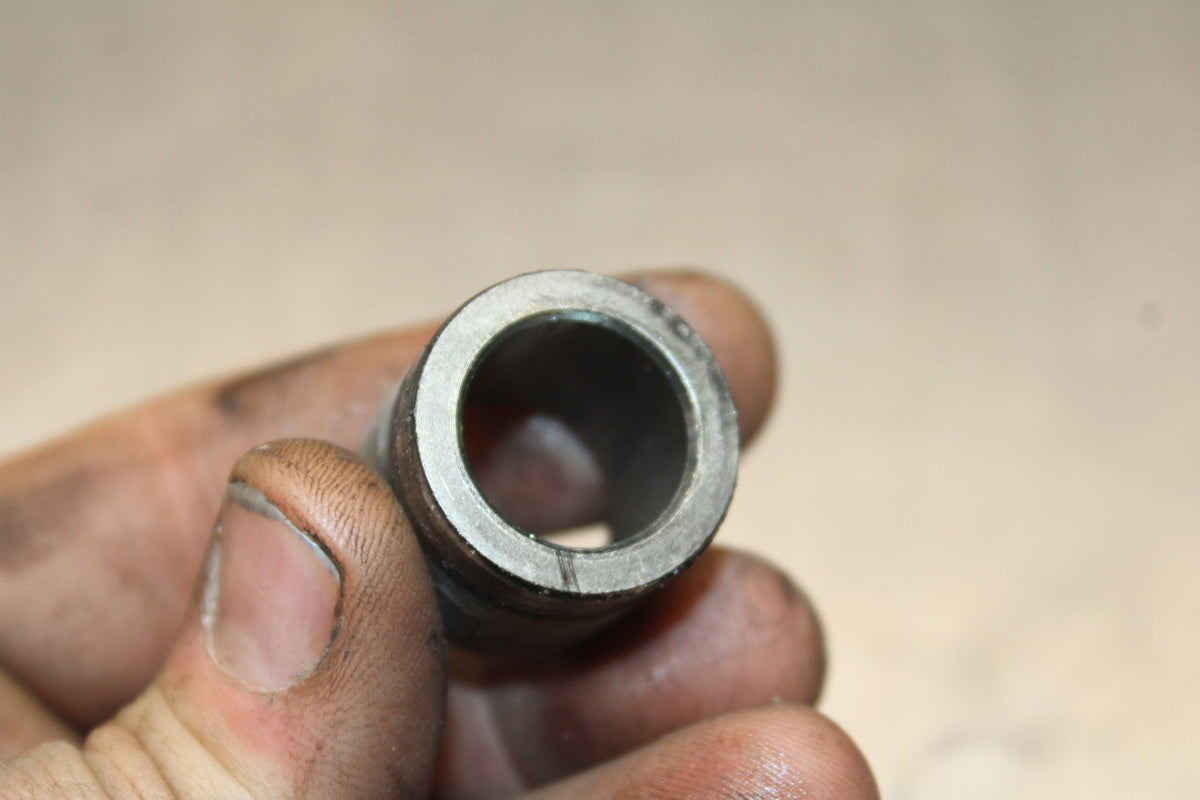18 HONDA CB500F FRONT WHEEL RIM AXLE PIVOT BOLT BB861