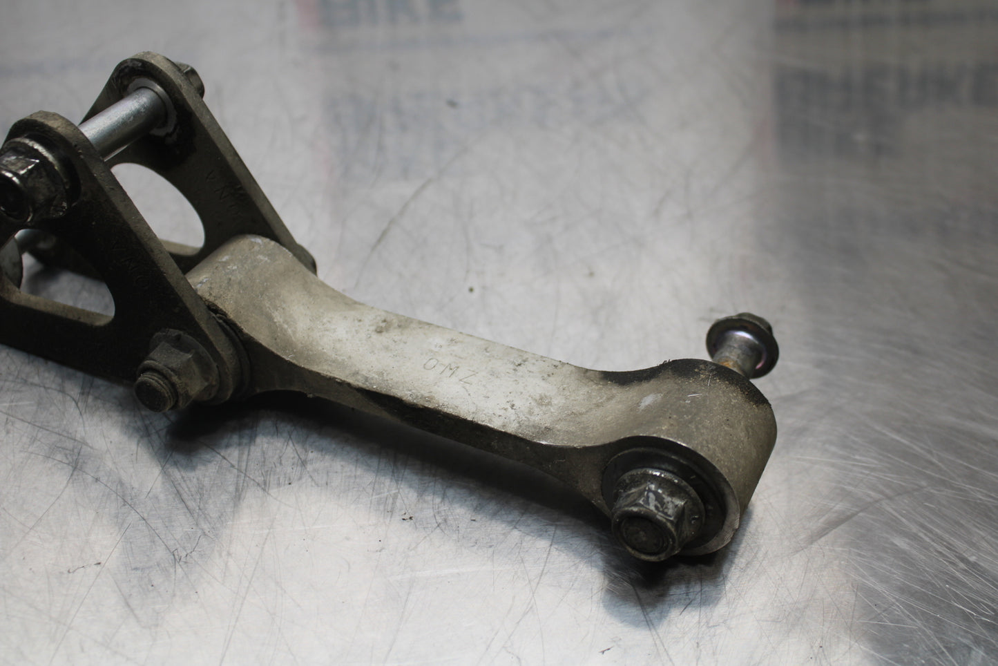 11 SUZUKI GSXR1000 REAR DOGBONE SHOCK LINKAGE LINK BB142