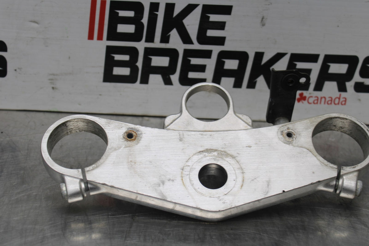 98 KAWASAKI NINJA ZX6 FORKS UPPER TRIPLE TREE CLAMP BB870