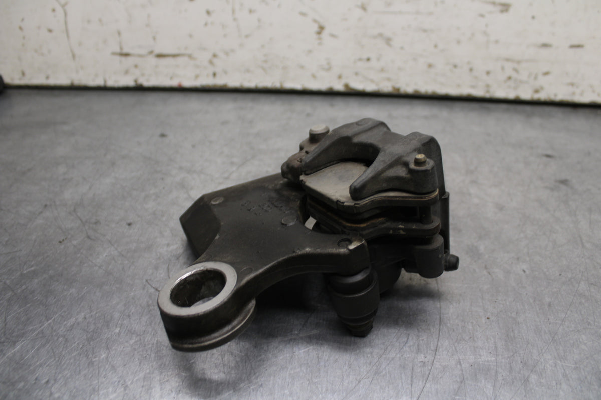 06-07 YAMAHA YZF R6 REAR BACK BRAKE CALIPER W MOUNT BRACKET BB742