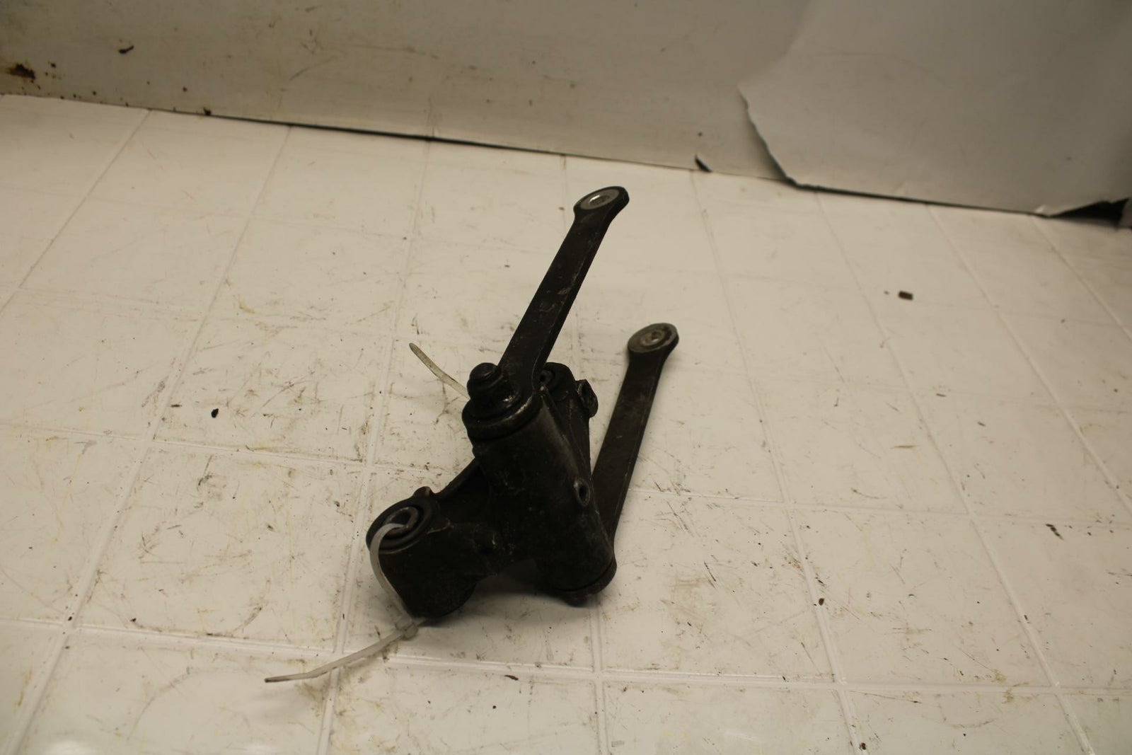 02-03 KAWASAKI NINJA ZX9R ZX900F REAR DOGBONE SHOCK LINKAGE LINK BB06