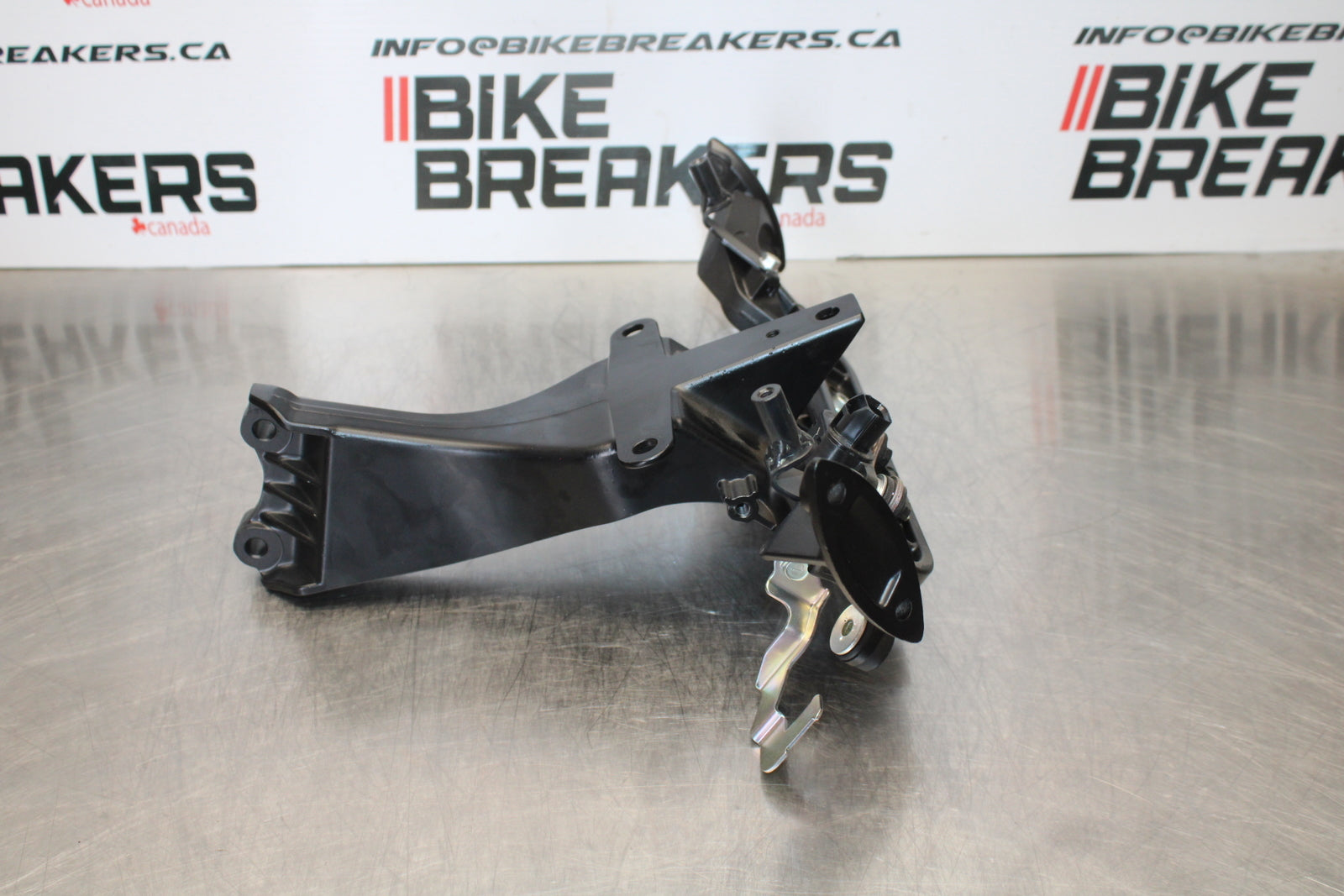 23-24 KAWASAKI NINJA ZX14R NEW!! UPPER FAIRING MIRROR GAUGES STAY BRACKET BB169