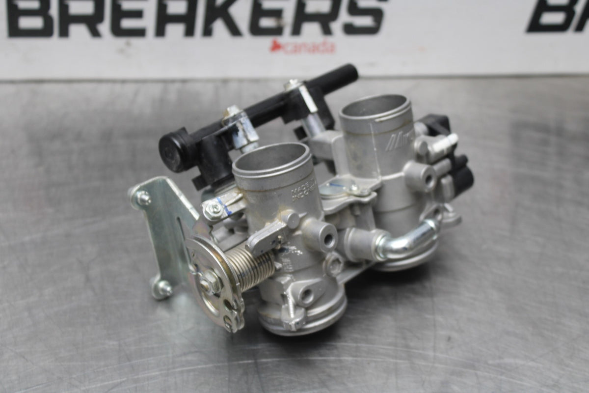 23 YAMAHA YZF R3 MAIN FUEL INJECTORS / THROTTLE BODIES BB806