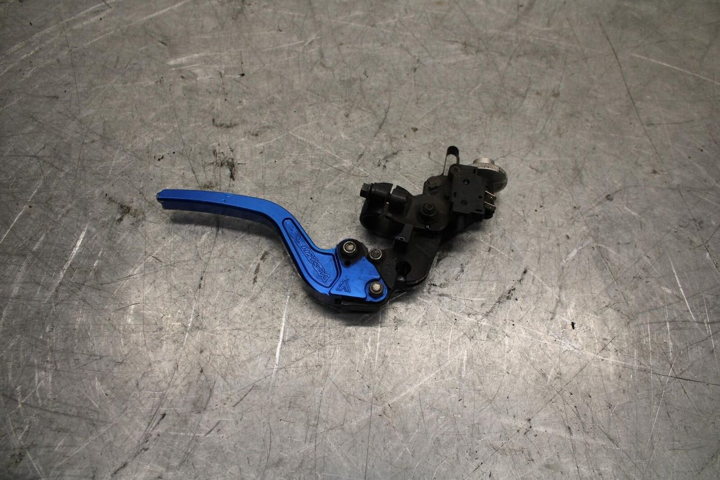 2007 Yamaha YZF R6 CLUTCH LEVER PERCH MOUNT BRACKET 2C0-82910-01-00 BB525