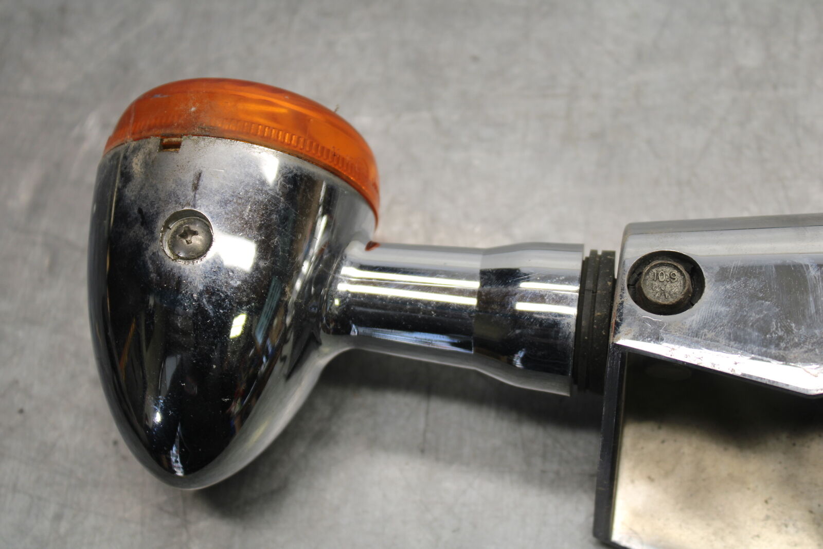 05-09 SUZUKI BOULEVARD C90 REAR BACK TURN SIGNAL BAR MOUNT BRACKET BB692