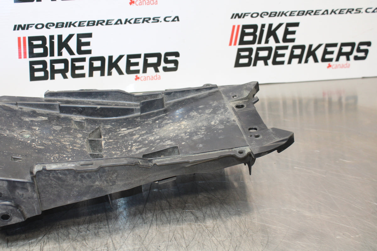 15-16 HONDA CB300F REAR BACK TAIL UNDERTAIL BATTERY TRAY PLASTIC BB150