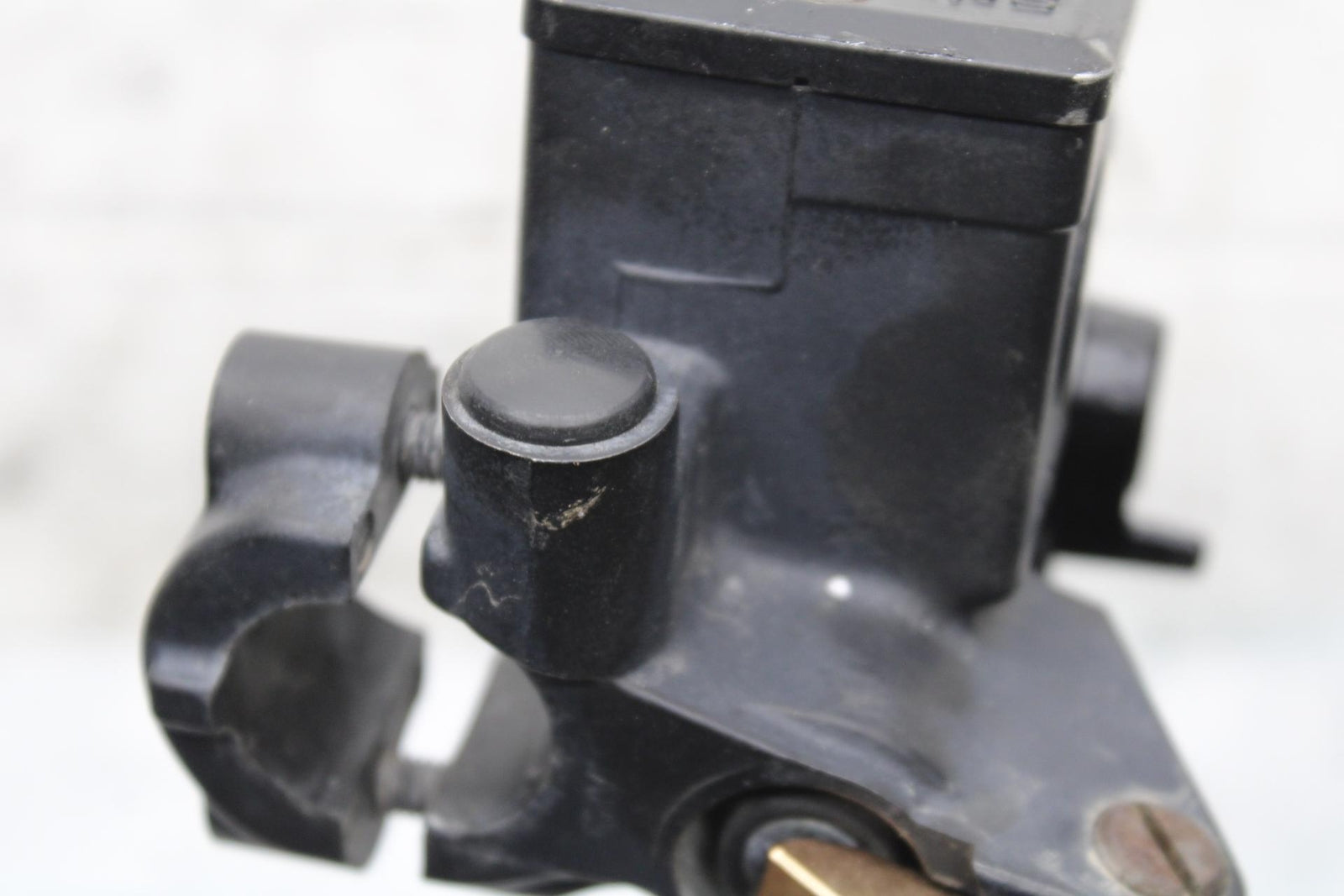 2000 Kawasaki Ninja ZX12R ZX1200A FRONT BRAKE MASTER CYLINDER w/ LEVER BB565