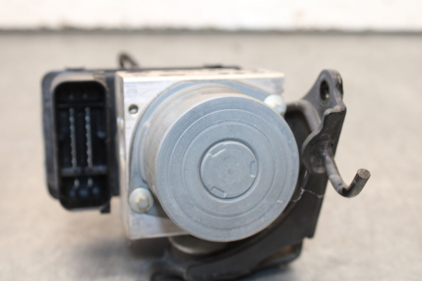 12-17 KAWASAKI ER-6N Z650 ABS PUMP UNIT MODULE BB709