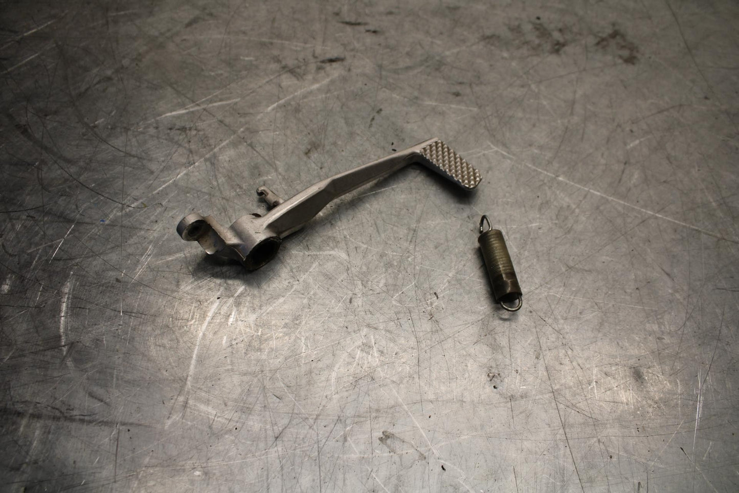 2008 Yamaha YZF R6 RIGHT REARSET BRAKE FOOT PEDAL 2C0-27211-00-00 BB521