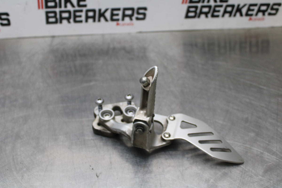 06-07 SUZUKI GSXR 600 LEFT REARSET REAR SET DRIVER FOOT PEG REST STOP BB178