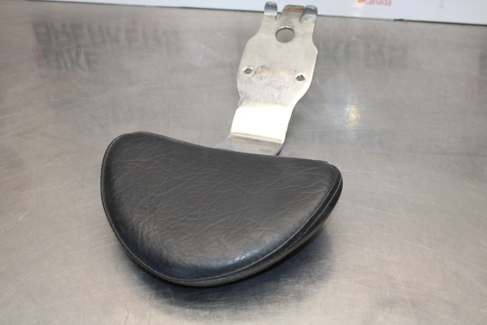 05-06 VICTORY KINGPIN DELUXE FRONT DRIVERS SEAT BACK REST BB195