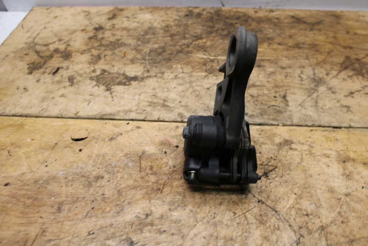 06-15 YAMAHA FZ1 REAR BACK BRAKE CALIPER 5LV-2580W-00-00 BB326