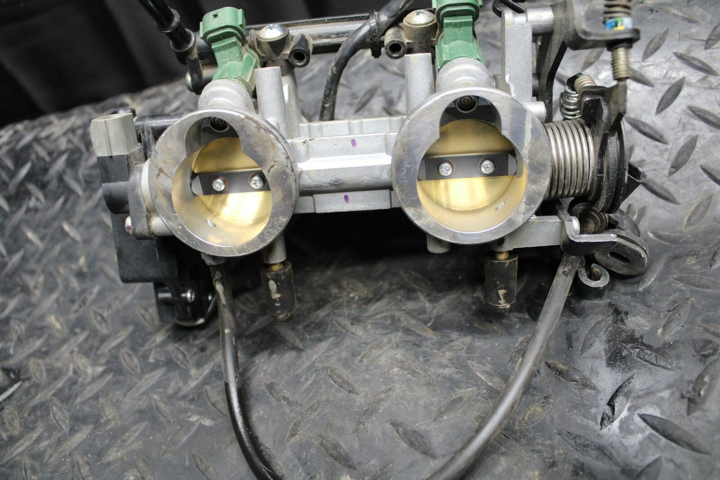 12-17 KAWASAKI NINJA 650 MAIN FUEL INJECTORS / THROTTLE BODIES BB211