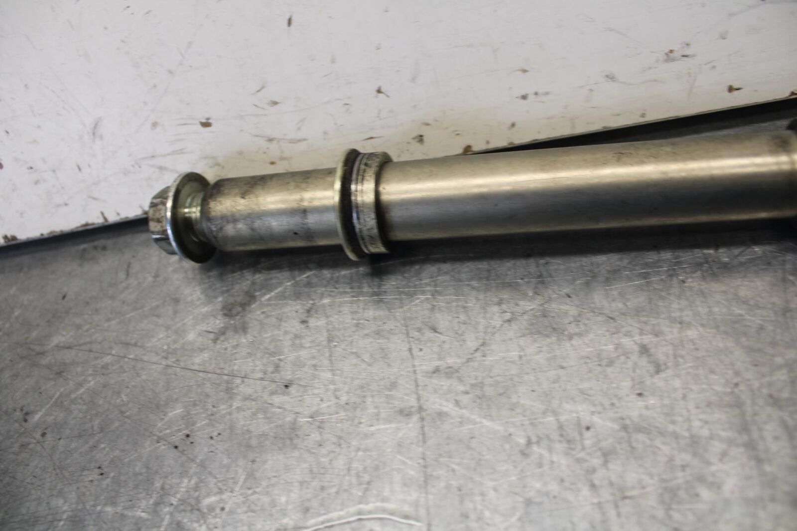 08-10 SUZUKI GSXR 600  FRONT WHEEL RIM AXLE PIVOT BOLT BB101