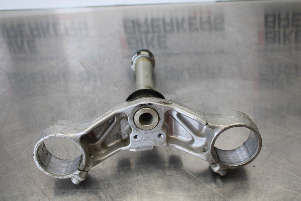 07-08 YAMAHA YZF R1 FRONT FORKS CLAMP LOWER TRIPLE TREE STEM BB160