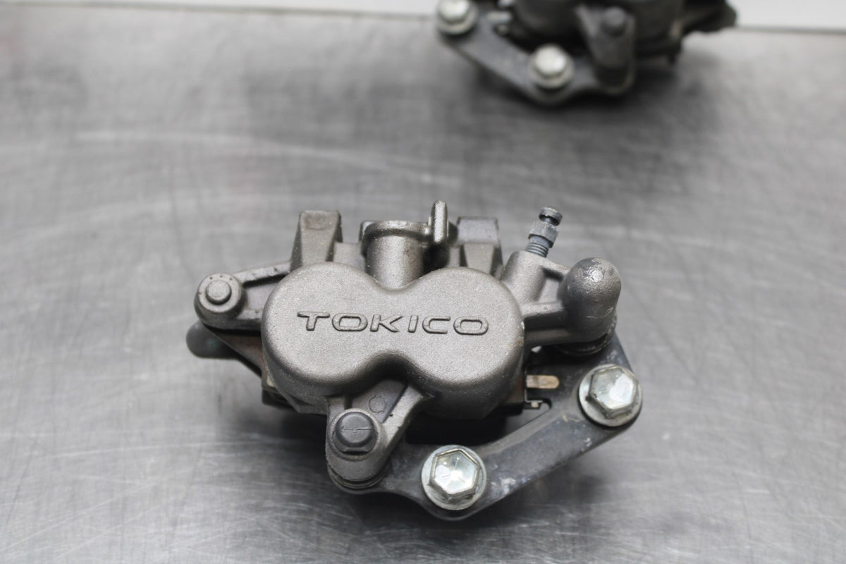 08 SUZUKI SV650 RIGHT LEFT FRONT BRAKE CALIPER SET PAIR CALIPERS BB846
