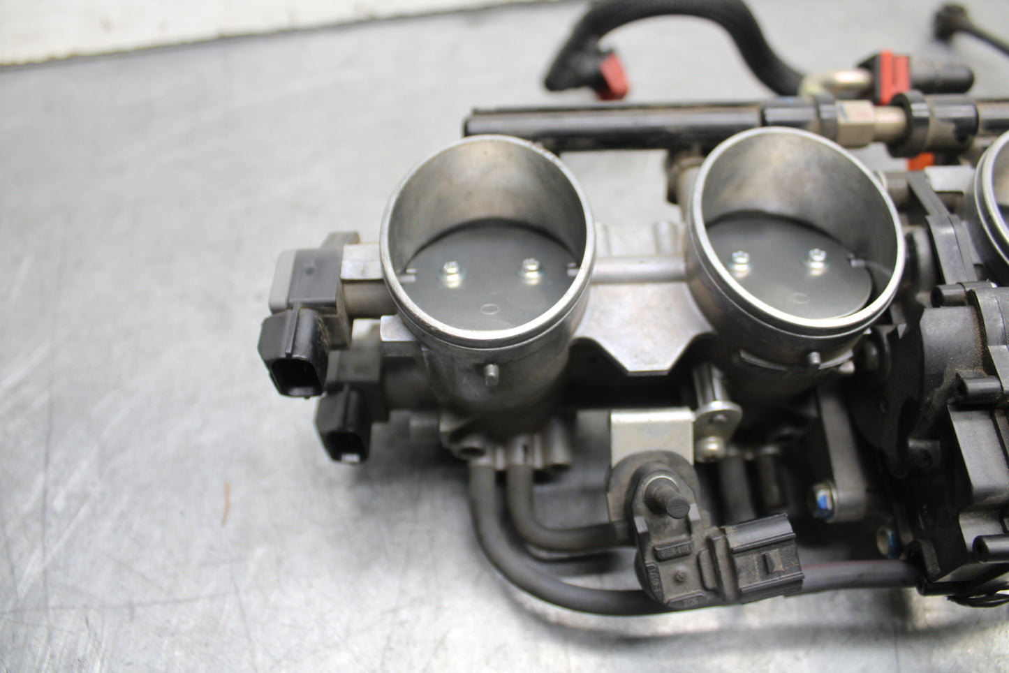 13-18 KAWASAKI NINJA ZX6R MAIN FUEL INJECTORS / THROTTLE BODIES BB682