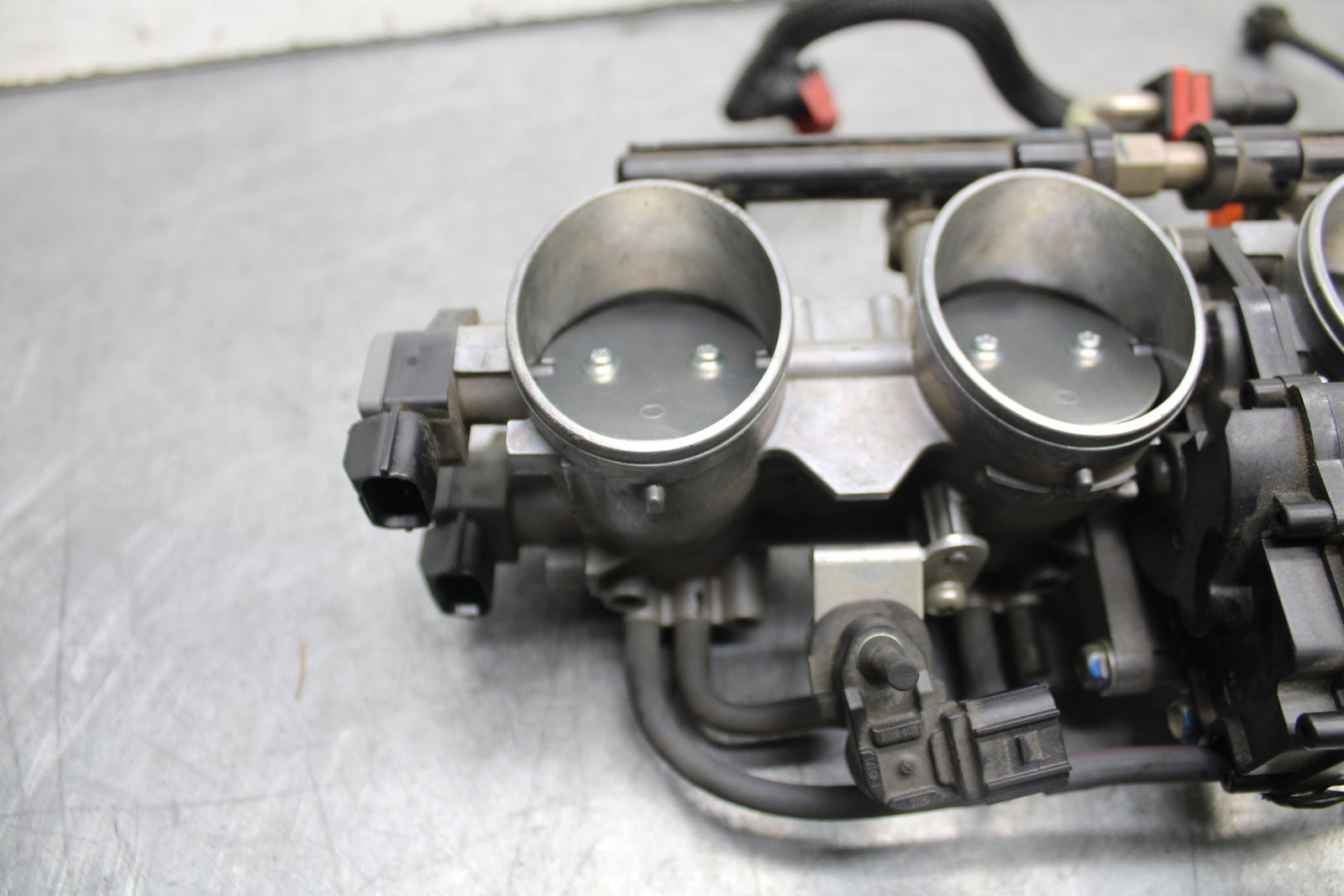 13-18 KAWASAKI NINJA ZX6R MAIN FUEL INJECTORS / THROTTLE BODIES BB682