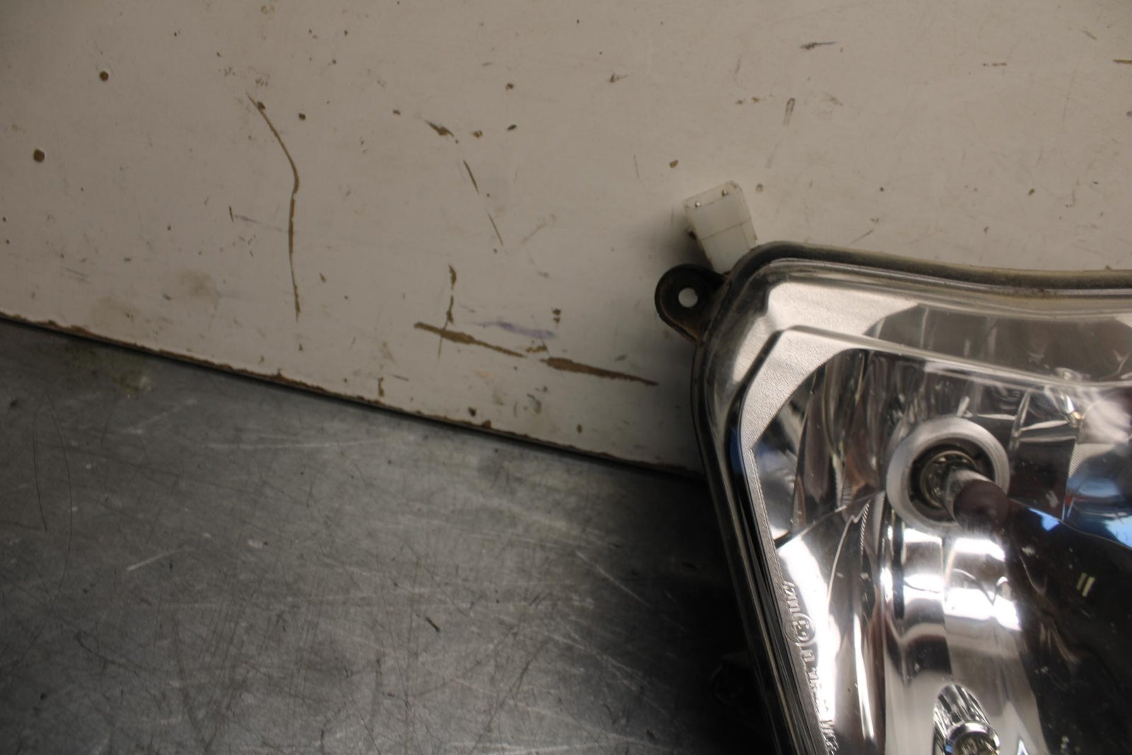 16-18 KTM 690 DUKE FRONT HEADLIGHT HEAD LIGHT LAMP BB631