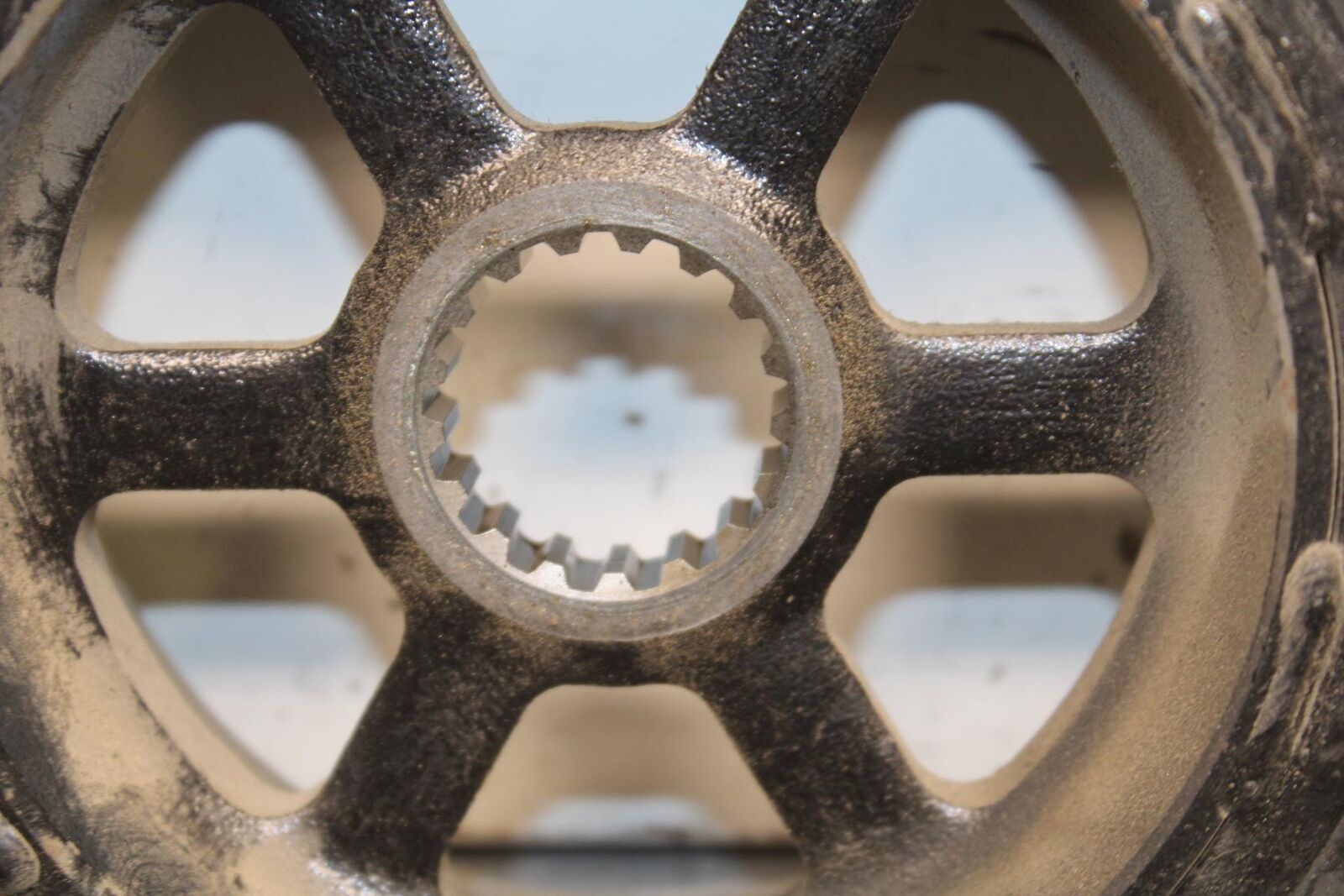 06-14 YAMAHA ROADLINER S XV1900S FRONT SPROCKET BB619