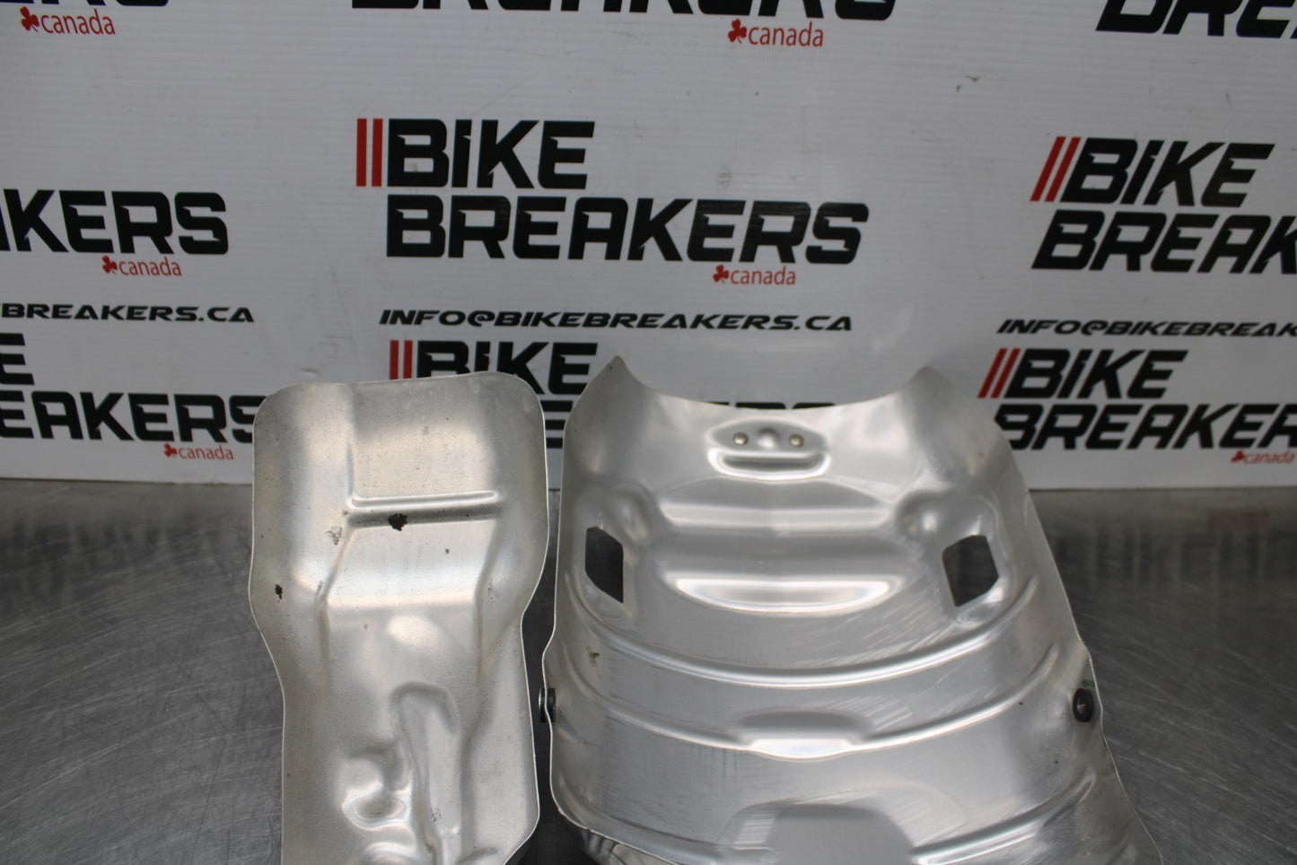 13-24 HONDA CBR600RR MUFFLER EXHAUST PIPE COVER HEAT SHIELD GUARD BB772