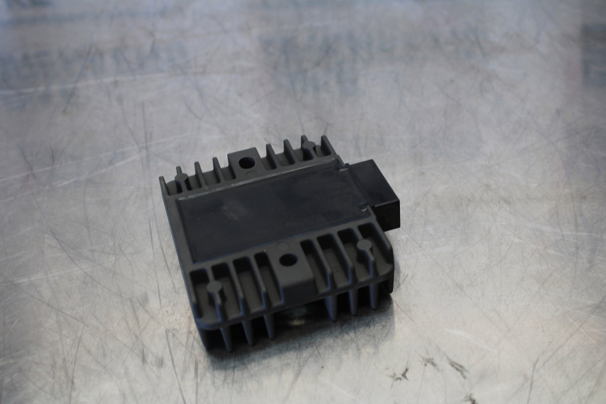 23 YAMAHA YZF R3 RECTIFIER VOLTAGE REGULATOR BB147