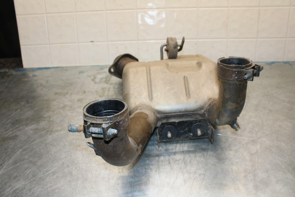 10-12 CAN AM SPYDER RT CENTER EXHAUST COLLECTOR CHAMBER JOINT BB415