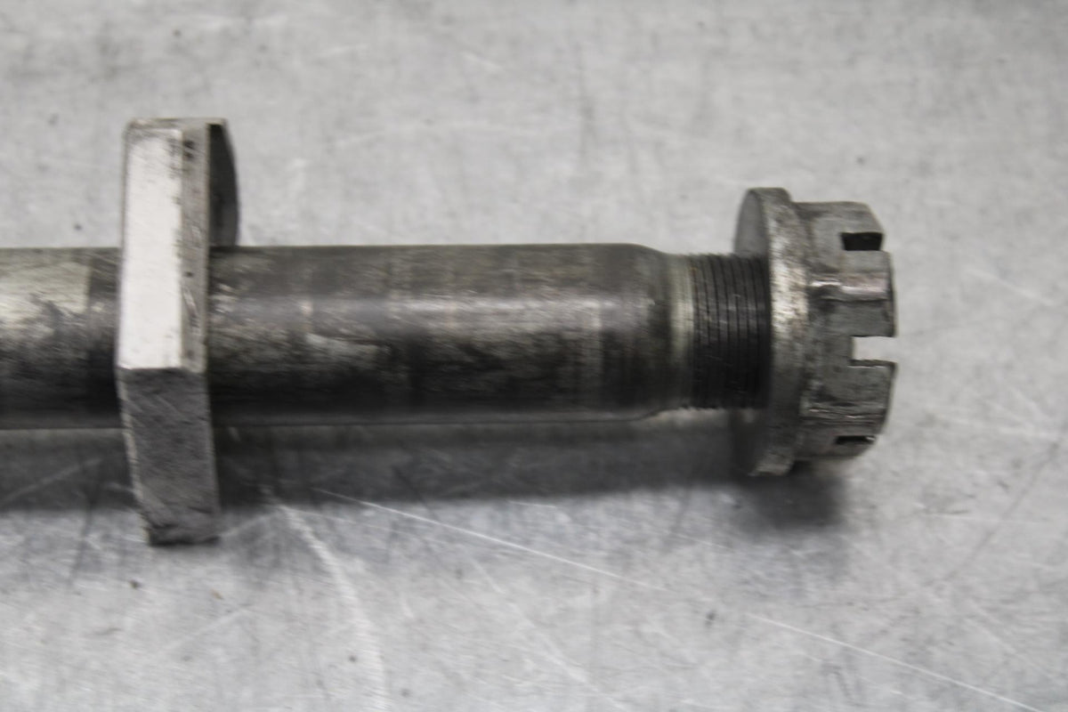 01-03 SUZUKI GSXR600 REAR AXLE BACK WHEEL RIM PIVOT BOLT AXEL 64711-33E10 BB639