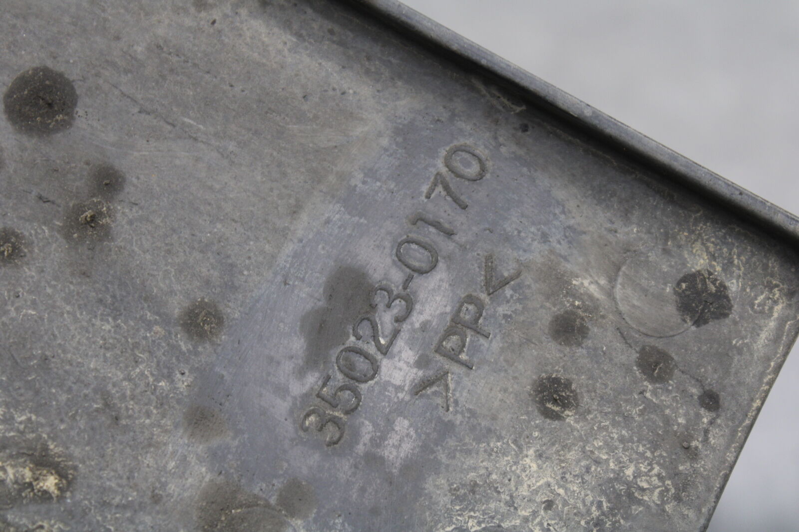 12-13 KAWASAKI Z1000 REAR BACK WHEEL TIRE HUGGER FENDER BB743